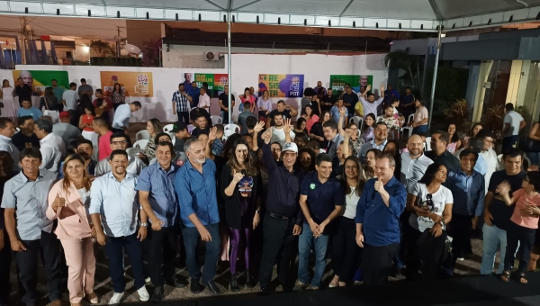 Tentando provar que é fiel a Gladson, PDT reúne militantes e dirigentes e reafirma apoio à reeleição do governador